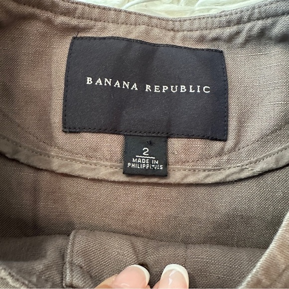 Banana Republic Pleated Button Utility Jacket | Size 2 - Picture 5 of 15